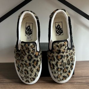 Vans slip-on Sherpa Leopard Women’s 6 (worn twice)